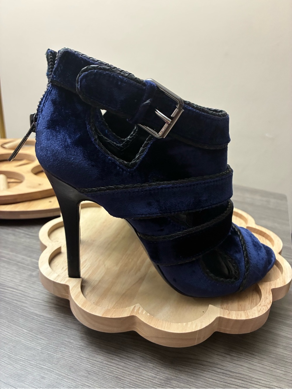 Rebecca Minkoff Whimsigoth Navy Velvet Caged Stiletto Sz 7.5